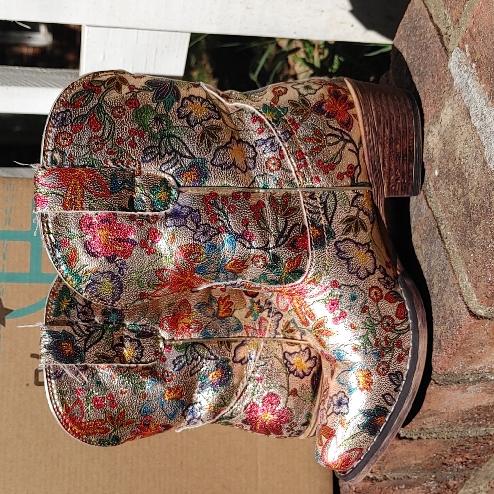 Roper Ingrid Multi Floral Snip Toe Faux Leather Boots Size 6 (1773) - Picture 3 of 11